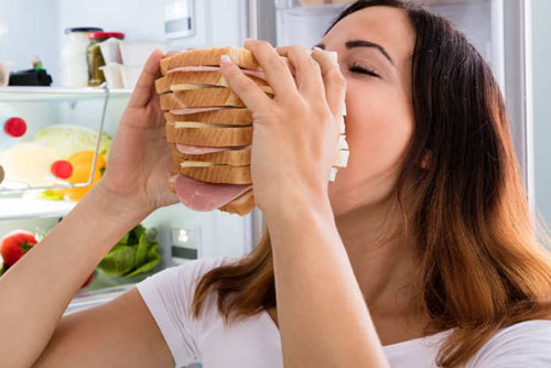 CÓMO DISMINUIR LA ANSIEDAD PARA COMER DURANTE LA CUARENTENA